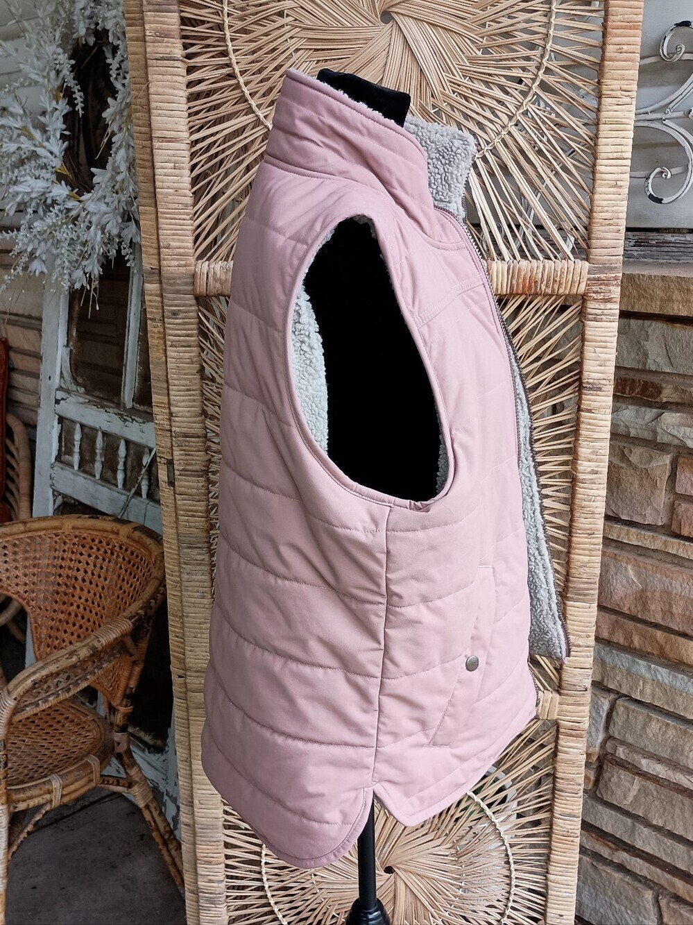 Carhartt Dusty Rose Quilted Jacket Tag Detail_12/14 - Picture 4 of 6